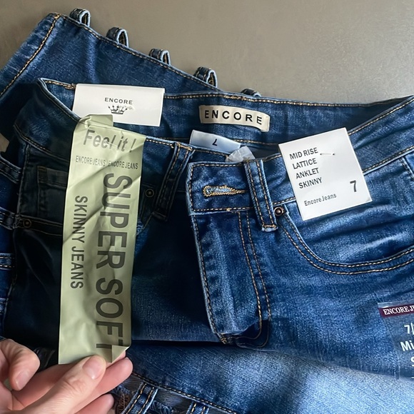 Mid rise, lattice, anklet, skinny jeans made by Encore - Picture 8 of 8